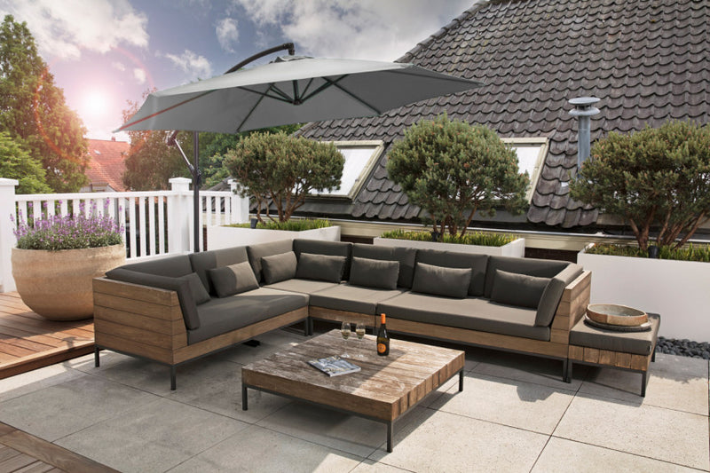 Hangende Parasol met Hoes (div. kleuren)